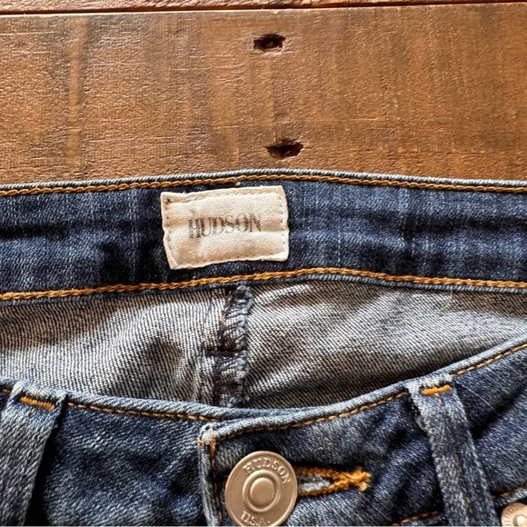 Hudson‎ Bacara Crop Straight Cuffed Jean 26 - Picture 3 of 5